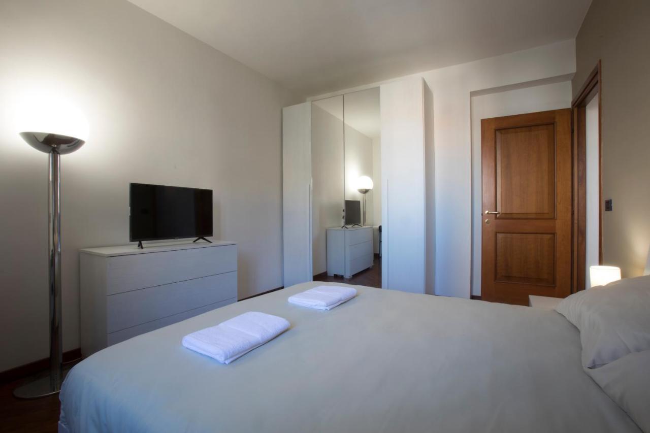 Appartamento Moderno Metro B San Paolo Рим Екстер'єр фото